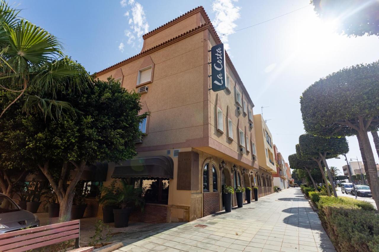 Hostal La Costa Эль-Эхидо Экстерьер фото