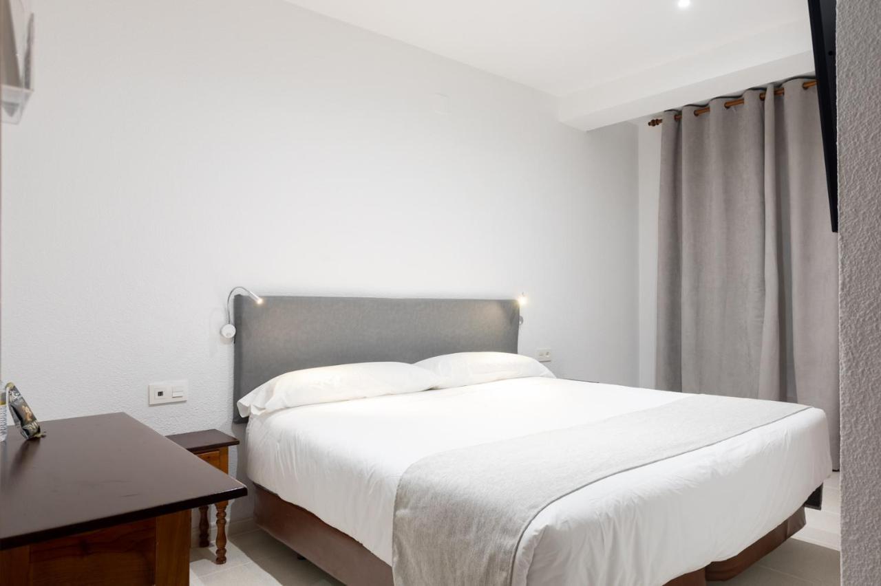 Hostal La Costa Эль-Эхидо Экстерьер фото